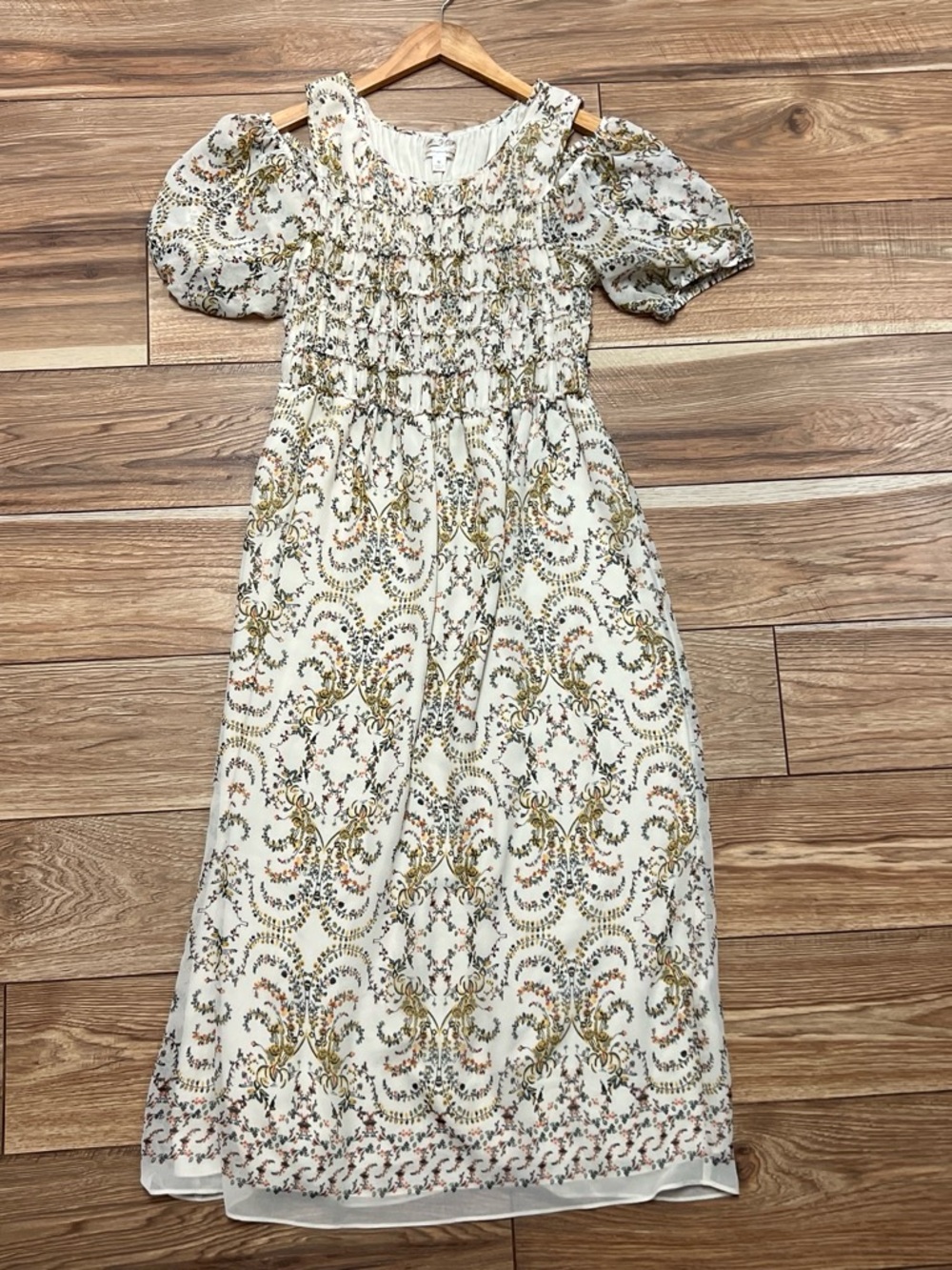 MSSP 2000s Smocked Floral Midi Dress. Size
M.